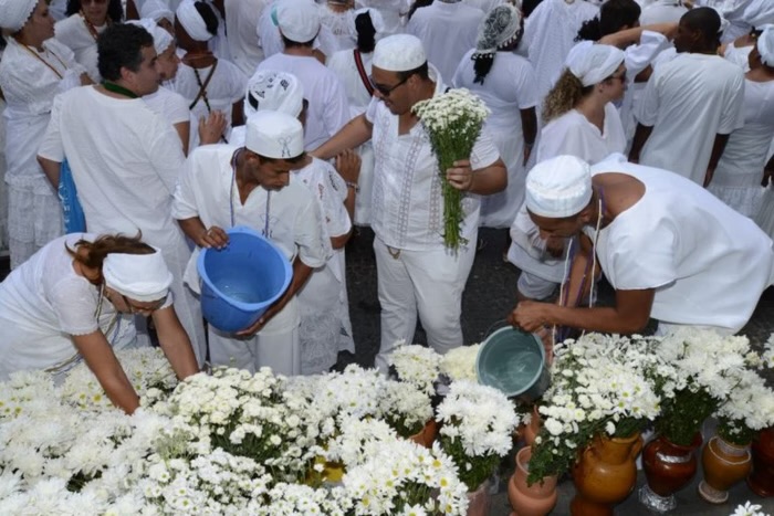 Religiões de matriz africana têm maioria branca, revela Censo