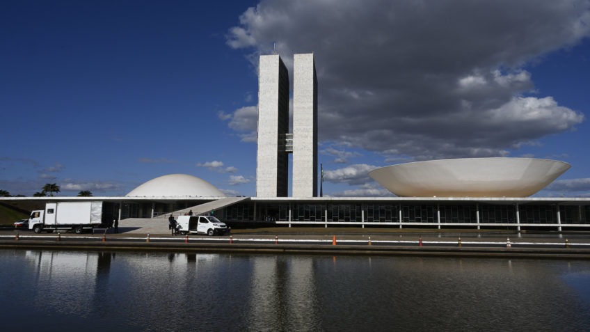 Senado aprova fim da atenuante de idade para crimes de estupro