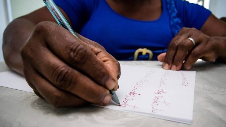 Analfabetismo atinge mínima de 5,3% no Brasil; 9,1 milhões não sabem ler e escrever