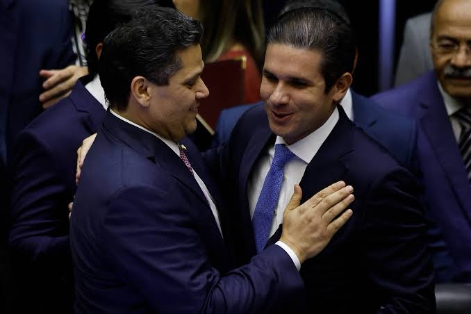 Congresso derruba vetos de Lula e retoma jabutis que elevam conta de luz