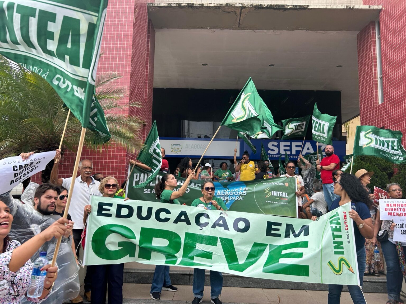 Sinteal desmente matéria divulgada pelo governo e reforça continuidade de greve