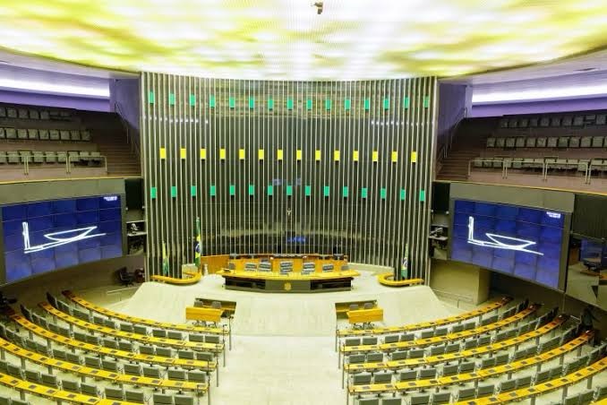 Câmara declara perda do mandato de sete deputados federais