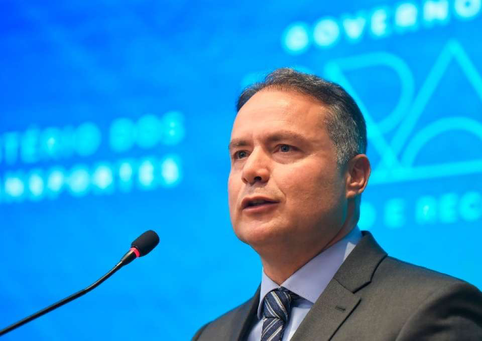 RENAN FILHO CONFIRMA AFASTAMENTO DO CARGO DE MINISTRO PARA VIABILIZAR CANDIDATURA EM 2026