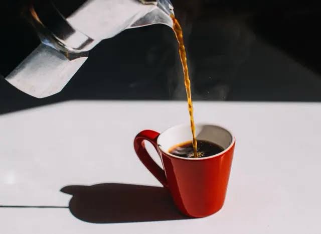 Beber café todos os dias pode garantir até dois anos a mais de vida saudável, aponta estudo