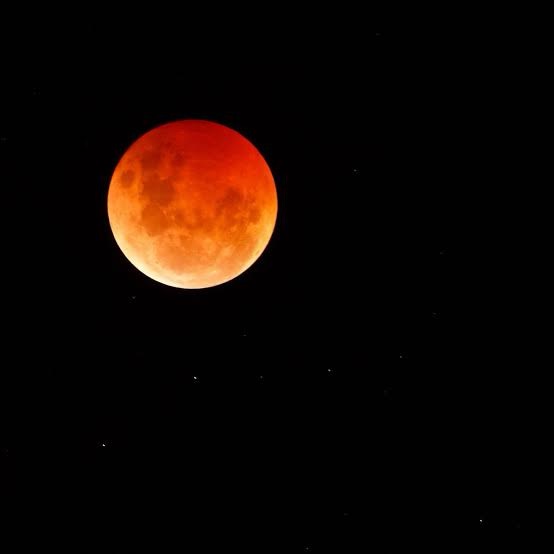 VOCÊ SABIA? A LUA DE SANGUE DE SETEMBRO SERÁ O ECLIPSE TOTAL MAIS LONGO DE 2025