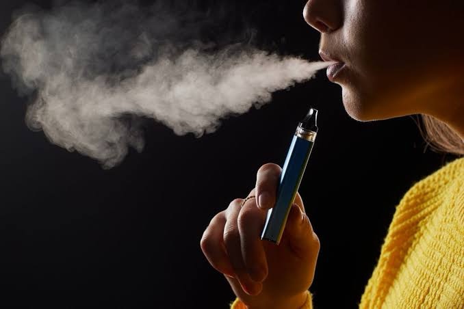 TRANSTORNOS MENTAIS| CIGARRO E VAPE AUMENTAM RISCO DE ANSIEDADE E DEPRESSÃO EM ADOLESCENTES