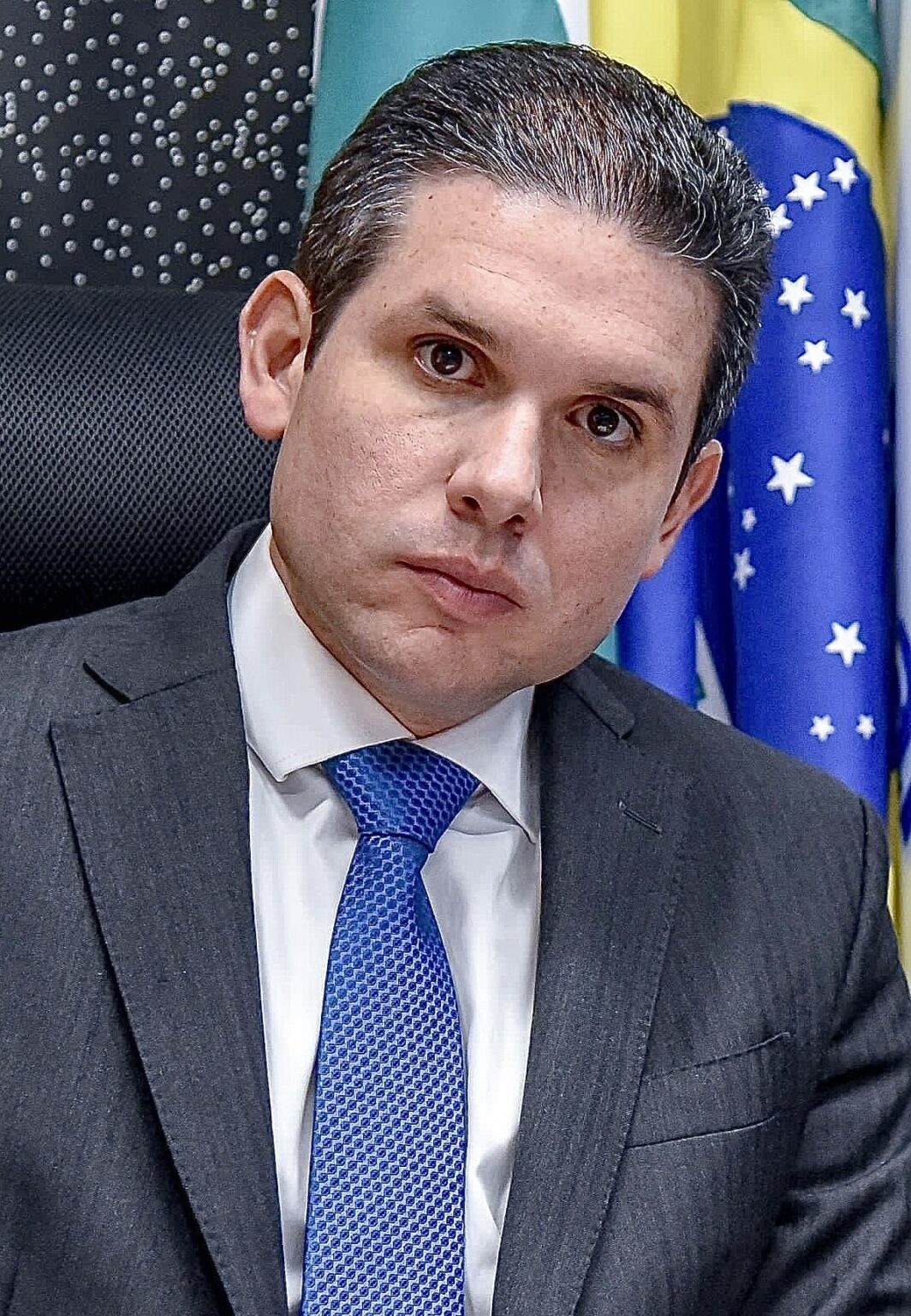 MOTTA ENVIA PEDIDOS DE CASSAÇÃO DE EDUARDO BOLSONARO AO CONSELHO DE ÉTICA