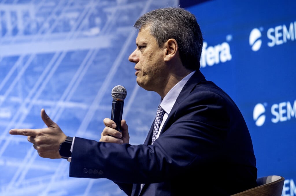 LIGAÇÃO COM O PCC RONDA CAMPANHA DE TARCÍSIO PARA 2026
