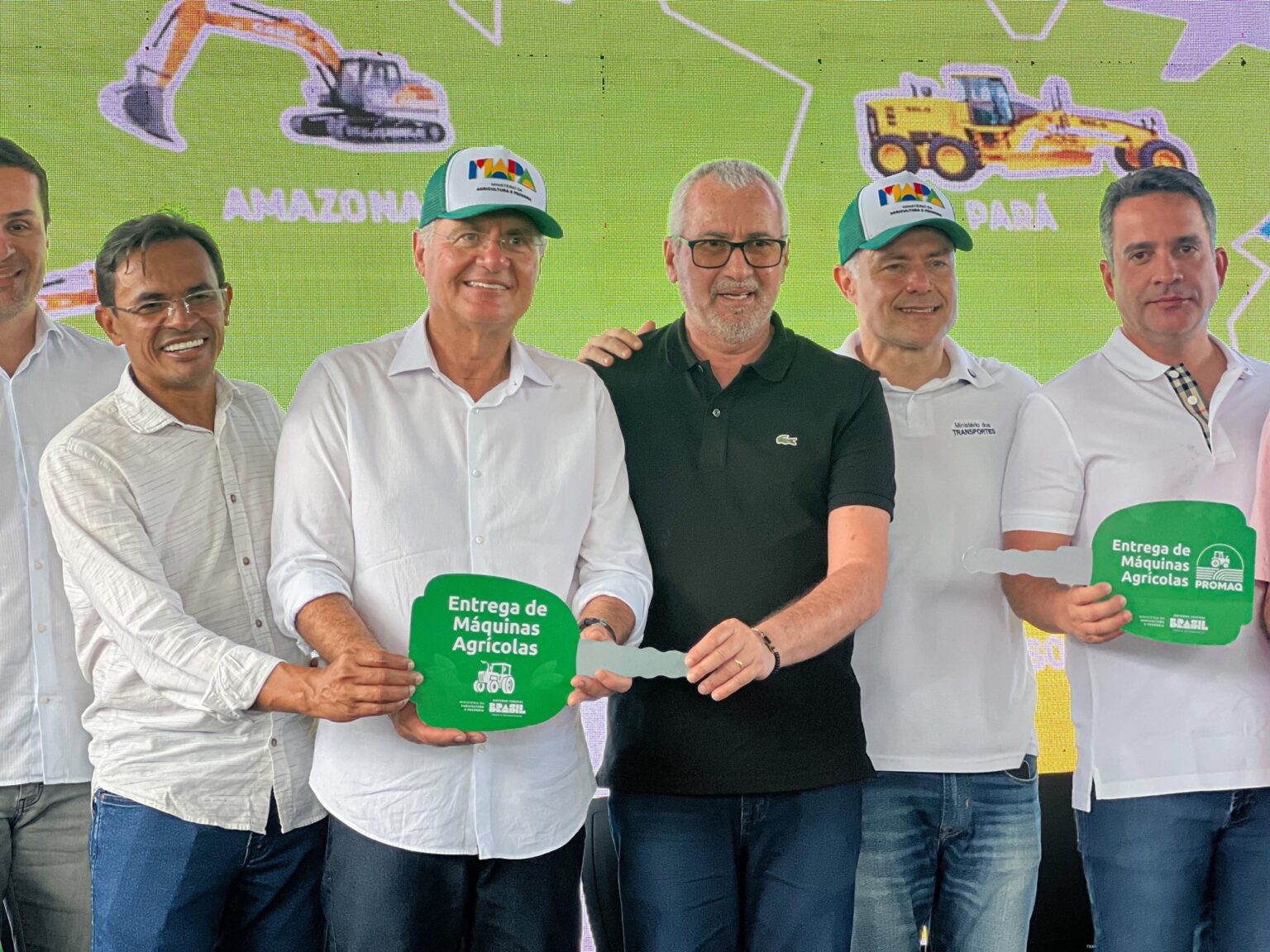 MESSIAS É CONTEMPLADA COM NOVA RETROESCAVADEIRA PARA REFORÇAR AÇÕES NA ZONA RURAL