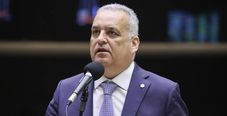 Pesquisa Paraná coloca Alfredo Gaspar em segundo lugar e muda cenário da corrida ao Senado por Alagoas