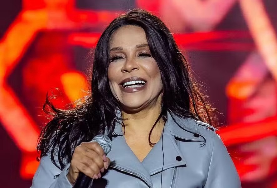 Silvânia Aquino deixa o Calcinha Preta após 23 anos