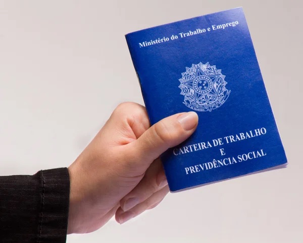 Desemprego fica em 5,2% em novembro e renova menor taxa da série histórica