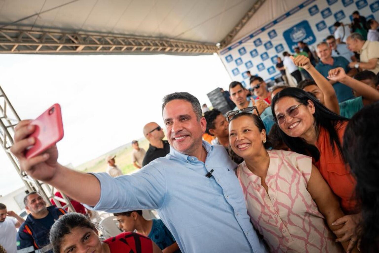 Em alta: pesquisa aponta 65% de aprovação do Governo de Alagoas