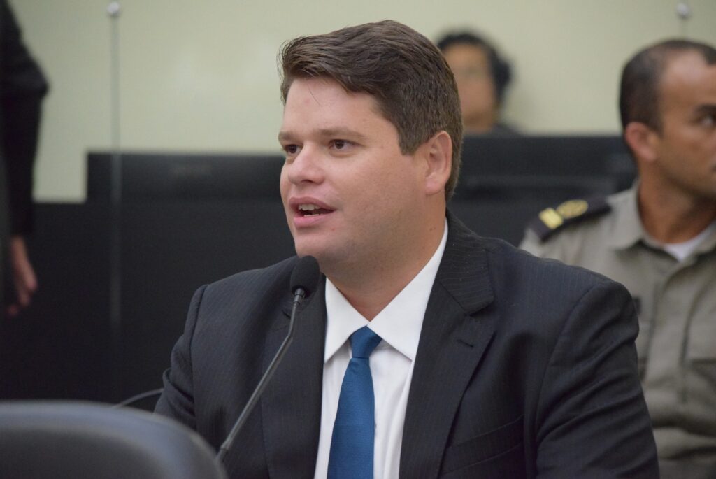 RENAN, GASPAR E LIRA ESTARIAM ATUANDO PARA BARRAR CANDIDATURA DE DAVI FILHO AO SENADO