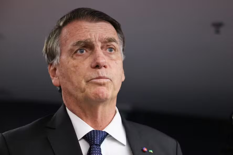 JAIR BOLSONARO FOI INTERNADO NA UTI APÓS DIAGNÓSTICO DE BRONCOPNEUMONIA BACTERIANA, SEGUNDO BOLETIM MÉDICO.