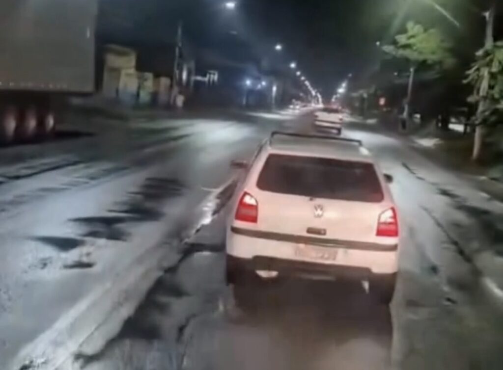 Motorista bloqueia passagem de ambulância do Samu durante emergência em MG