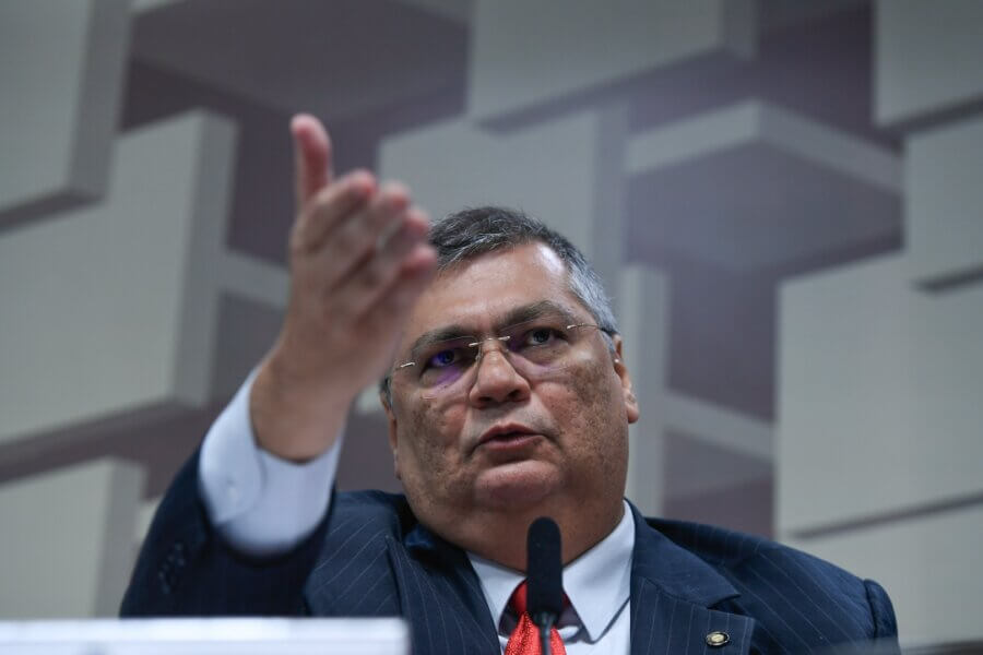 DINO DECIDE ACABAR COM APOSENTADORIA COMPULSÓRIA PARA JUÍZES E PREVÊ PERDA DO CARGO