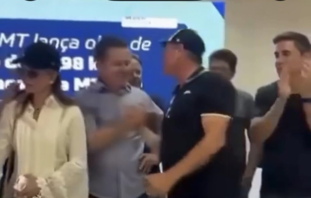 COM MICROFONE ABERTO SEM PERCEBER, DEPUTADO É FLAGRADO CONFESSANDO QUE FATUROU LICITAÇÃO