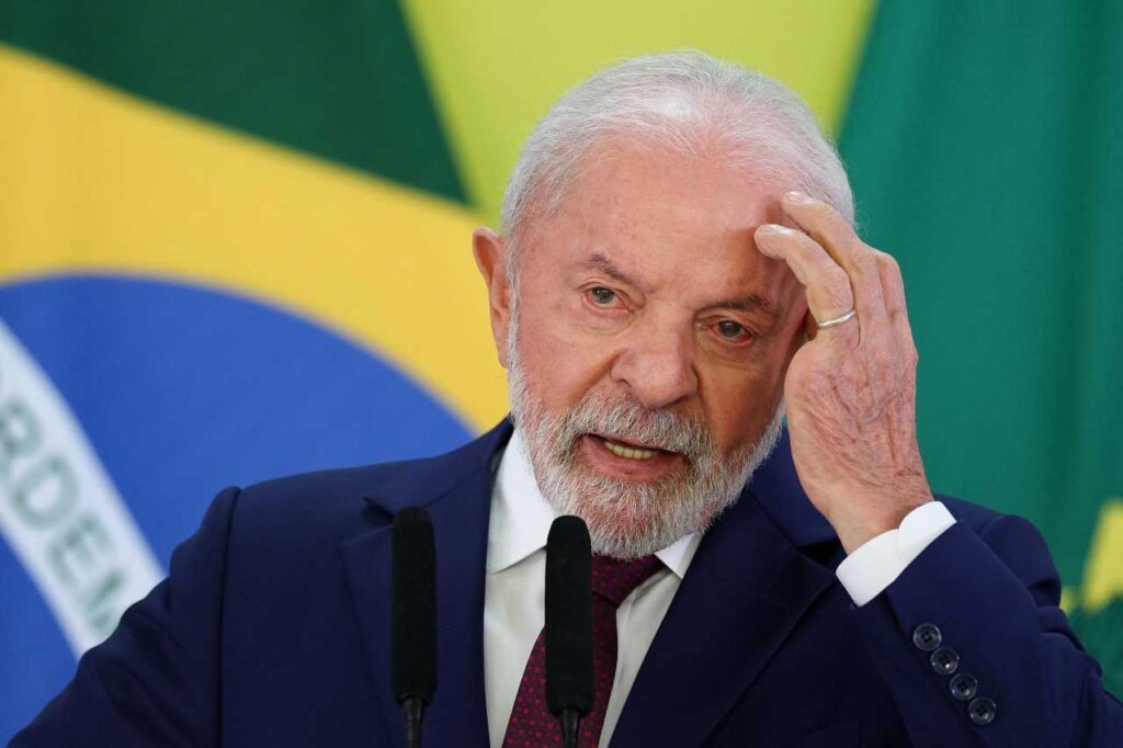 Com medo de greve dos caminhoneiros em ano eleitoral, Lula anuncia pacote para tentar reduzir preço do diesel