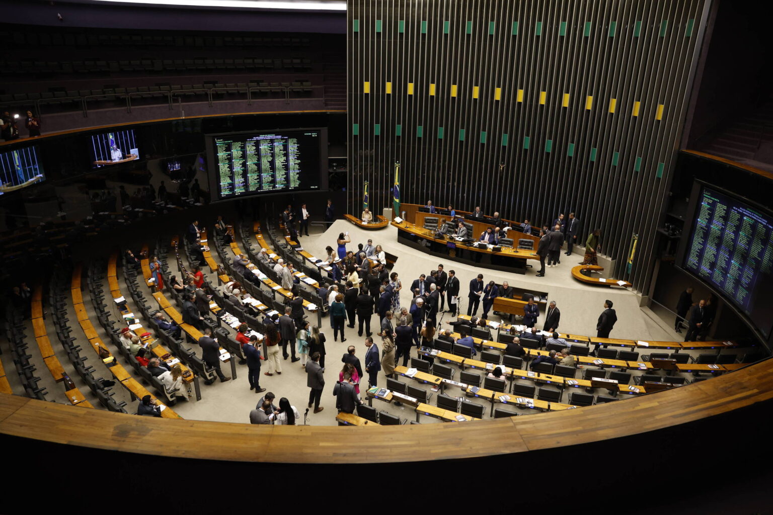 NOVA CONFIGURAÇÃO DO PODER: COMO ESTÃO FORMADOS OS PARTIDOS DEPOIS DA JANELA