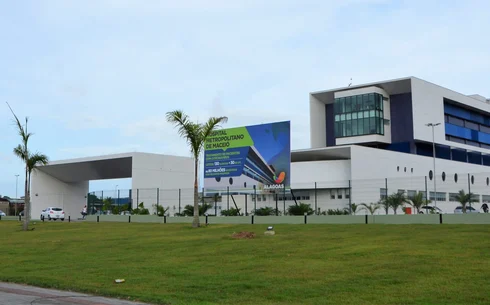 FALSA ENFERMEIRA É PRESA DENTRO DO HOSPITAL METROPOLITANO DE MACEIÓ