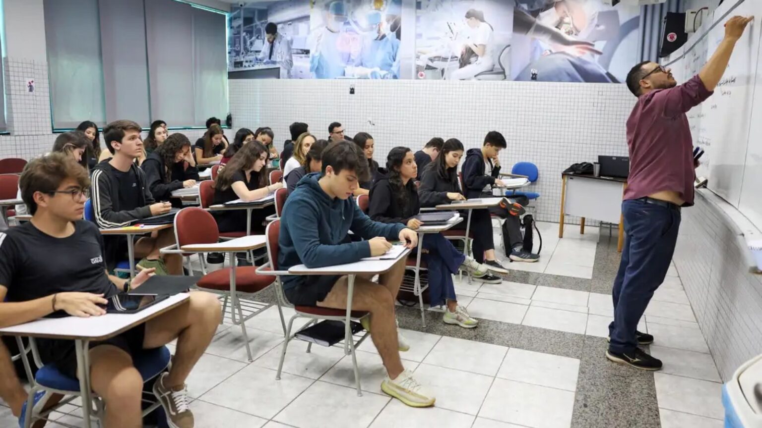 Governo anuncia ampliação da Rede Nacional de Cursinhos Populares