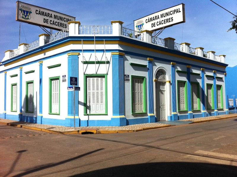 COM SALÁRIO DE R$ 11,2 MIL, VEREADORES CRIAM VALE ALIMENTAÇÃO DE R$ 1,7 MIL.