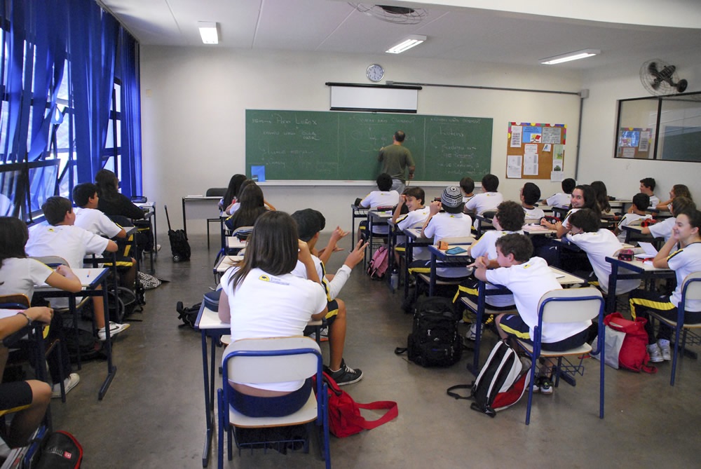 É OFICIAL: Governo anuncia 1.620 vagas para professor na rede estadual de ensino