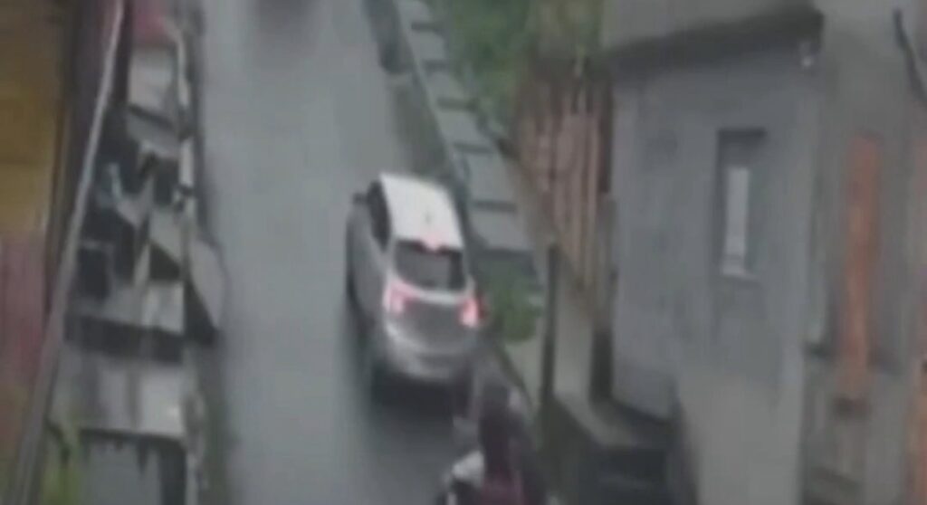 Homem salta de caminhão desgovernado segundos antes de veículo tombar em Manaus
