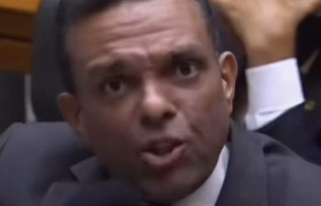 Flávio é ‘batedor de carteira’, dispara Otoni de Paula após polêmica envolvendo senador