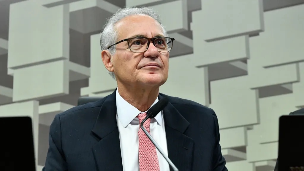 RENAN CALHEIROS FALA SOBRE O APORTE DE R$ 117 MILHÕES AO BANCO MASTER PELO IPREV