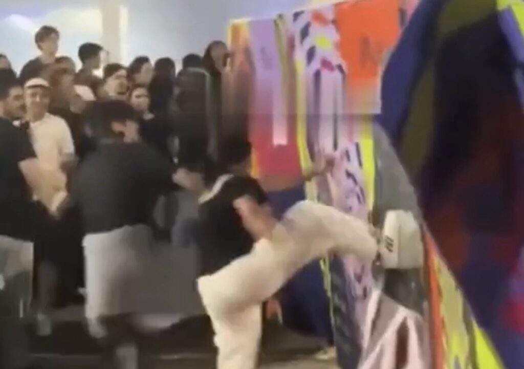 Superlotação em evento da Globo com show gratuito de Marina Sena gera confusão entre fãs