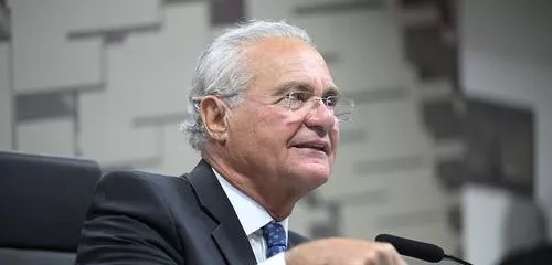 Renan Calheiros acusa Hugo Motta de receber propina