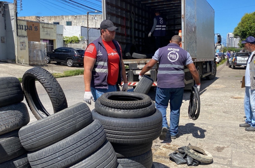 OPERAÇÃO CALÇADA CIDADÃ REMOVE PNEUS DE BORRACHARIAS EM BAIRROS DE MACEIÓ