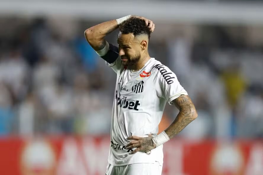 COM LESÃO NA PANTURRILHA, NEYMAR NÃO JOGA MAIS PELO SANTOS ATÉ A COPA DO MUNDO