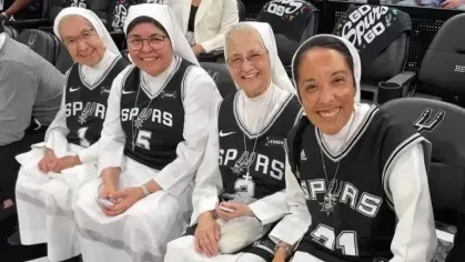 FREIRAS UNIFORMIZADAS VIRALIZAM EM JOGO DA NBA