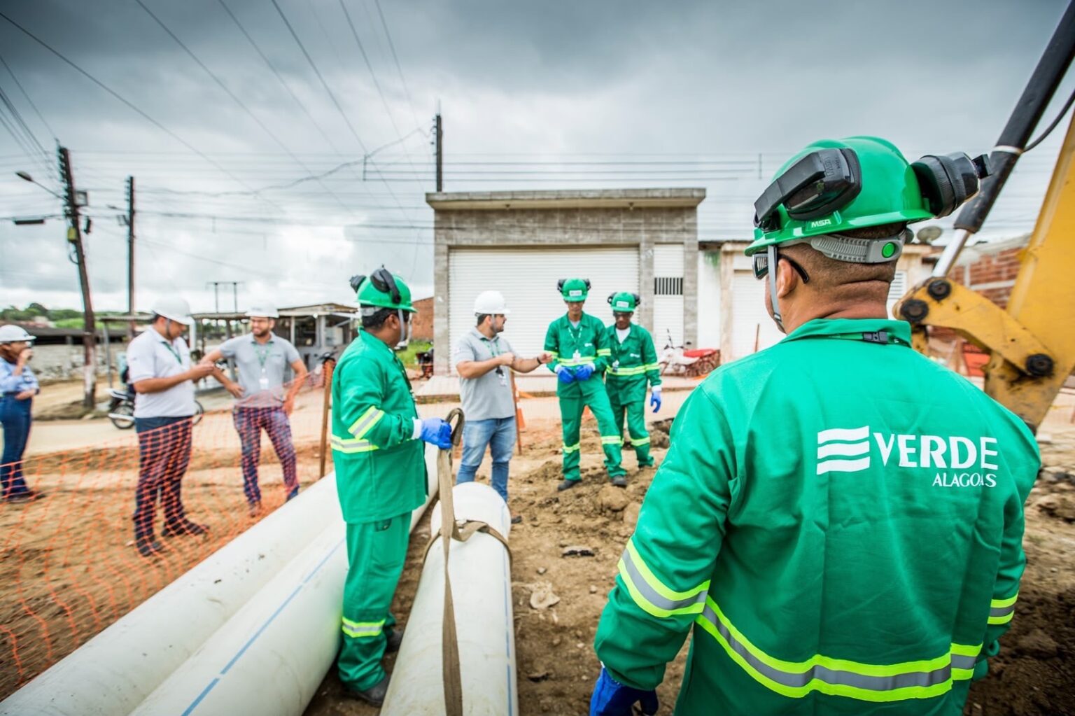 Moradores denunciam água escura em União dos Palmares; Prefeitura cobra providências da Verde Alagoas