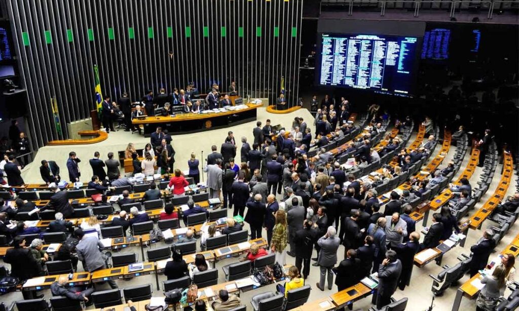 Congresso decreta ponto facultativo para próximo jogo do Brasil na Copa.