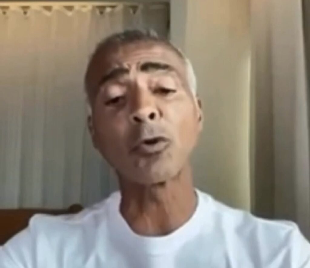 ROMÁRIO DIZ QUE ABRIU MÃO DO SALÁRIO DE SENADOR DURANTE A COPA DO MUNDO