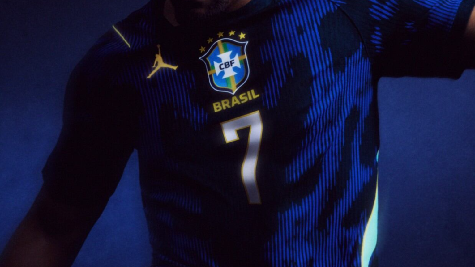 Brasil usará uniforme azul na Copa do Mundo, e goleiros terão polêmica camisa vermelha