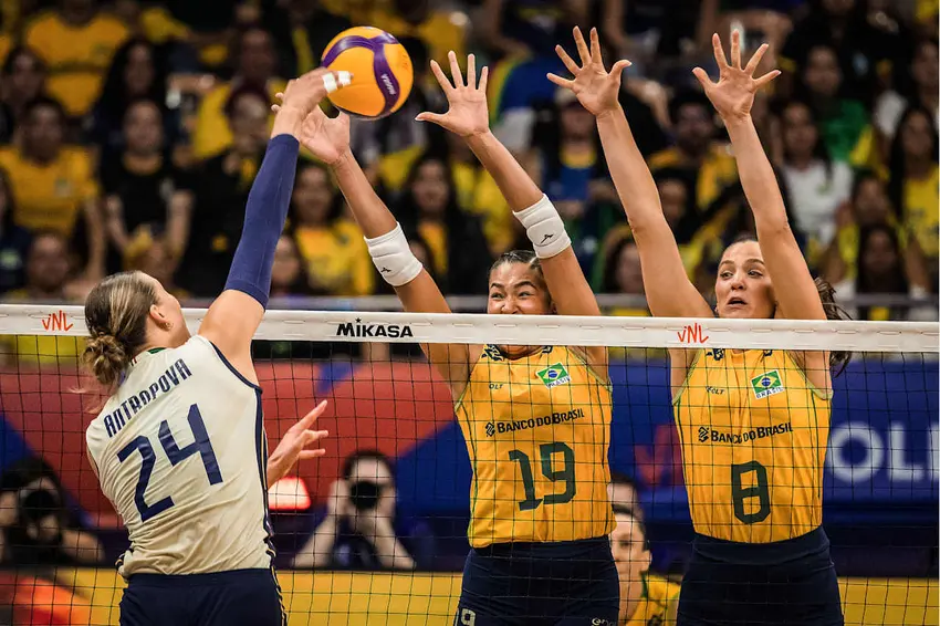 VNL: BRASIL VENCE ITÁLIA E QUEBRA SEQUÊNCIA DE 39 JOGOS INVICTOS DA EQUIPE.