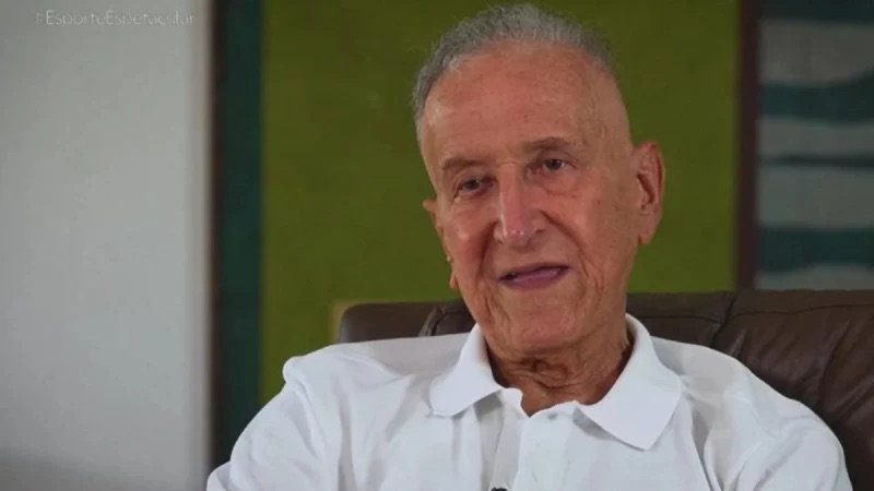Ex-técnico da Seleção Brasileira, Carlos Alberto Parreira é internado no Rio de Janeiro