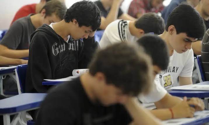 Brasil reduz percentual de jovens “nem-nem” mas ainda tem 7,7 milhões sem ensino médio