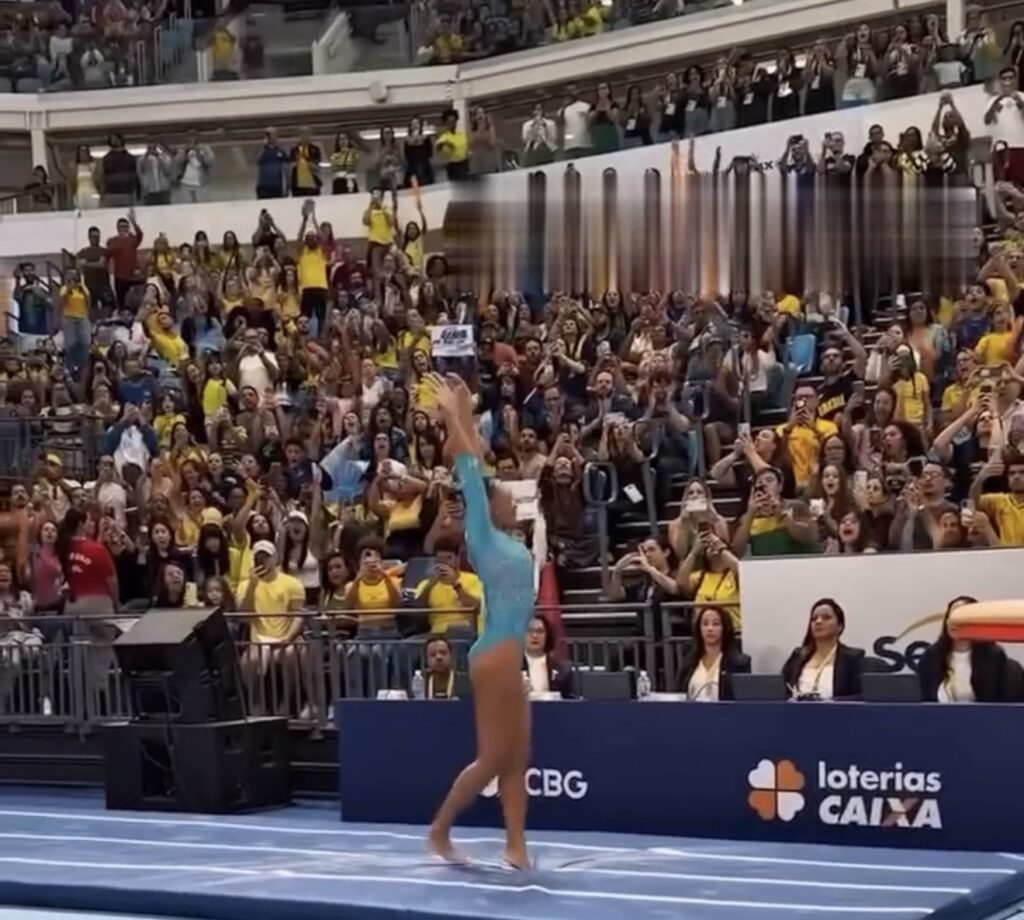 Rebeca Andrade conquista ouro no salto em retorno às competições