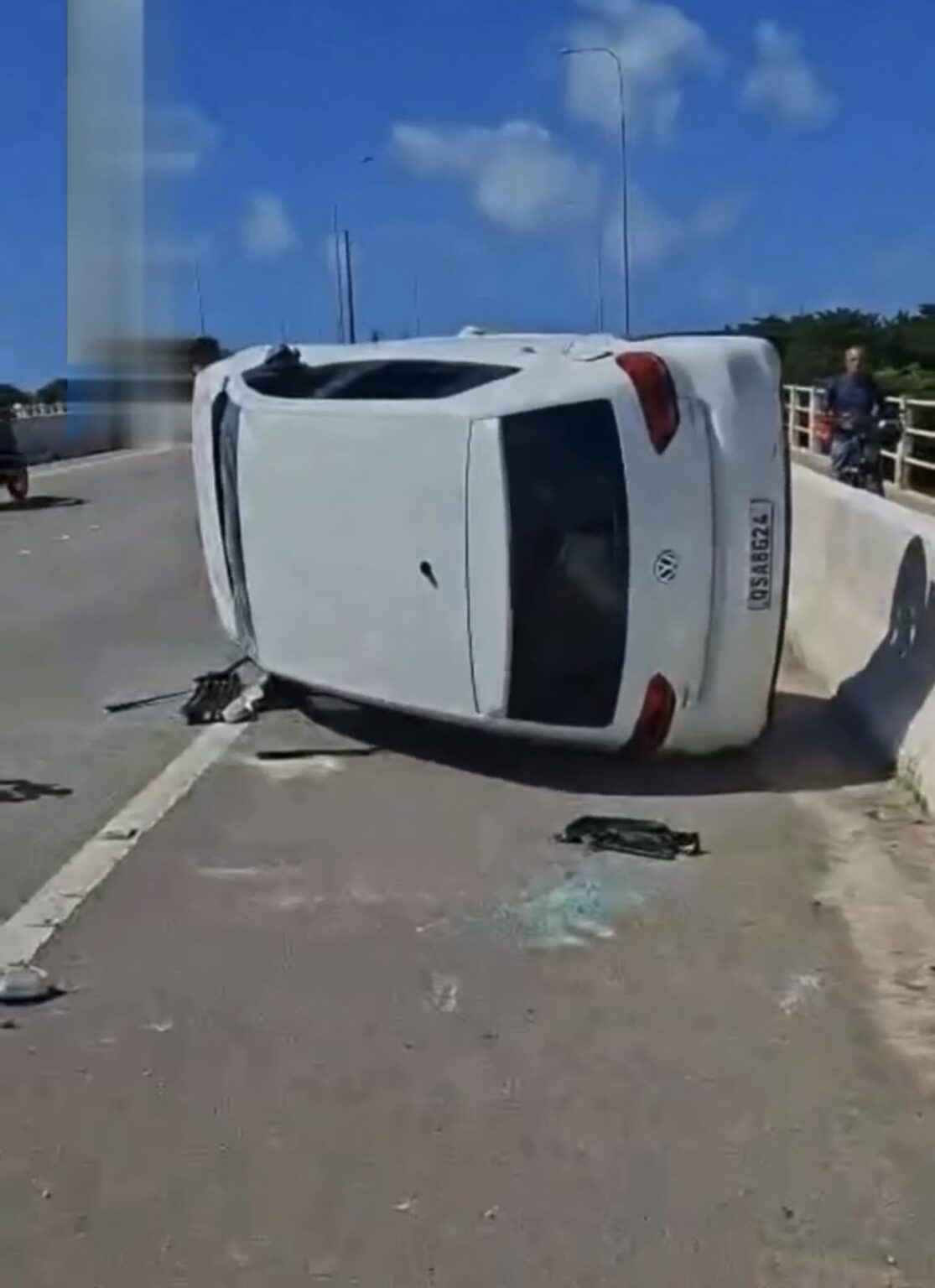 Casal de ciclistas é atropelado em ponte de Marechal; mulher fica em estado grave