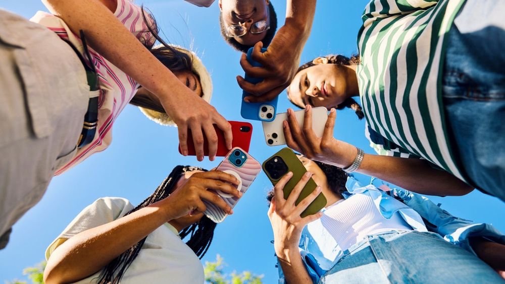 Malásia proíbe redes sociais para menores de 16 anos