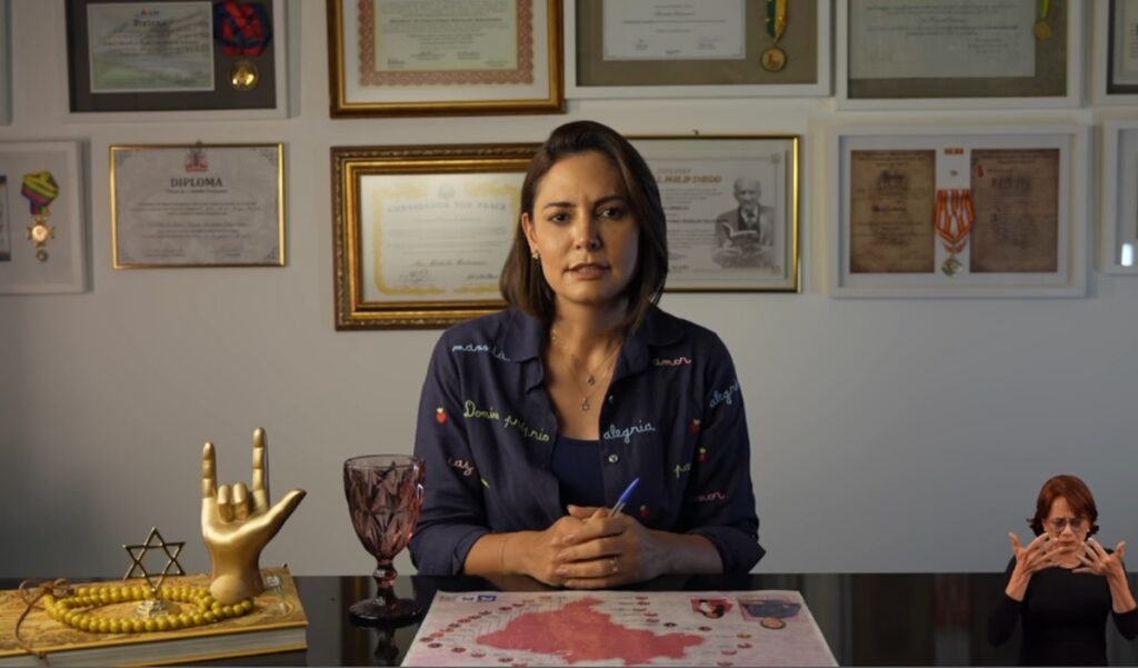 Michelle deixa de seguir Eduardo e Carlos Bolsonaro após crise pública com Flávio
