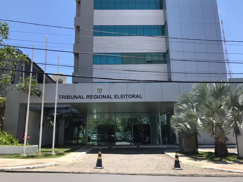 JUSTIÇA ELEITORAL SUSPENDE PESQUISA AO CONSTATAR “CONTRADIÇÃO SUBSTANCIAL NAS INFORMAÇÕES”