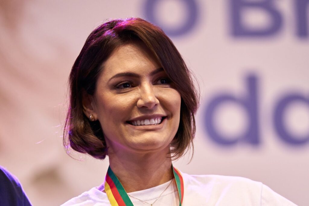 MICHELLE ELOGIA PROGRAMA DO GOVERNO LULA: “REALIZAÇÃO DE UM SONHO”