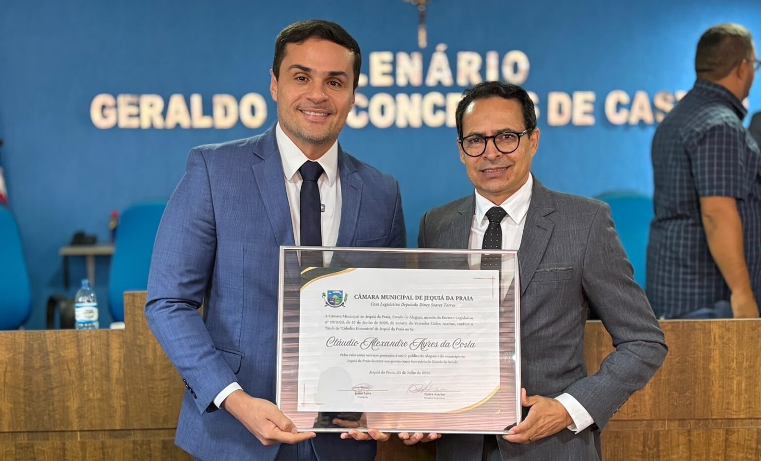 Alexandre Ayres recebe Título de Cidadão Honorário de Jequiá da Praia por serviços prestados à saúde pública